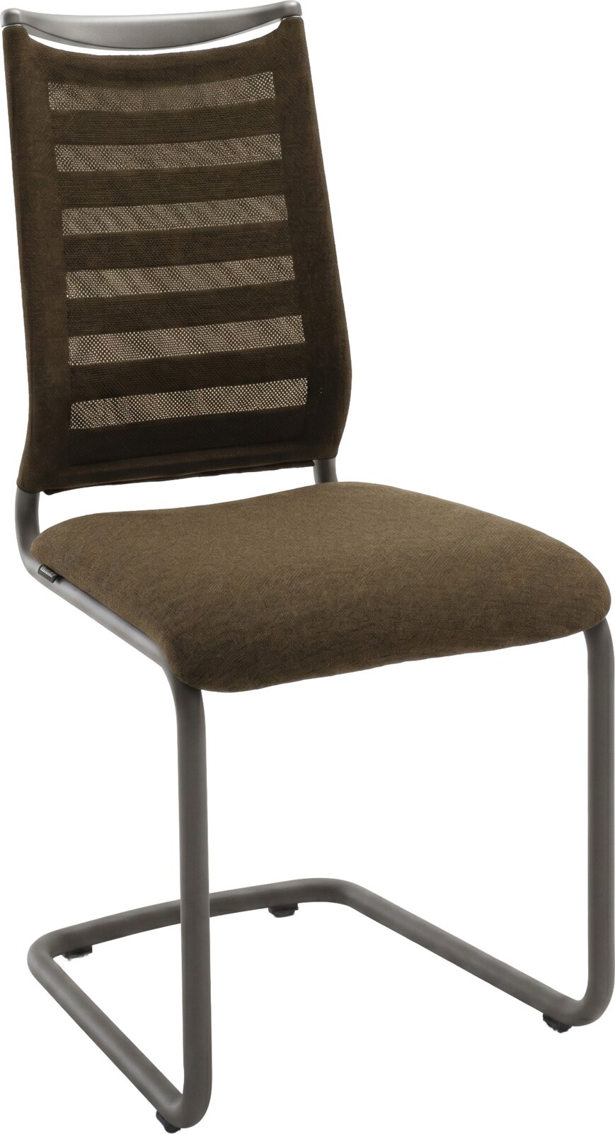 Moderne sledestoel met grijs metalen frame, bruine zitting en ademende mesh rugleuning met horizontale strepen, schuin van voren gefotografeerd