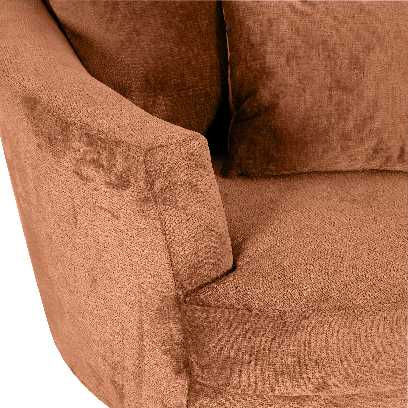 Z2 Sessel LENI Nahaufnahme eines Sessels in warmem Braunton mit weicher Textur und Kissen, seitliche Perspektive