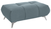 Graue Hockerbank mit gepolstertem Stoffbezug und modernen Metallbeinen, seitliche Perspektive