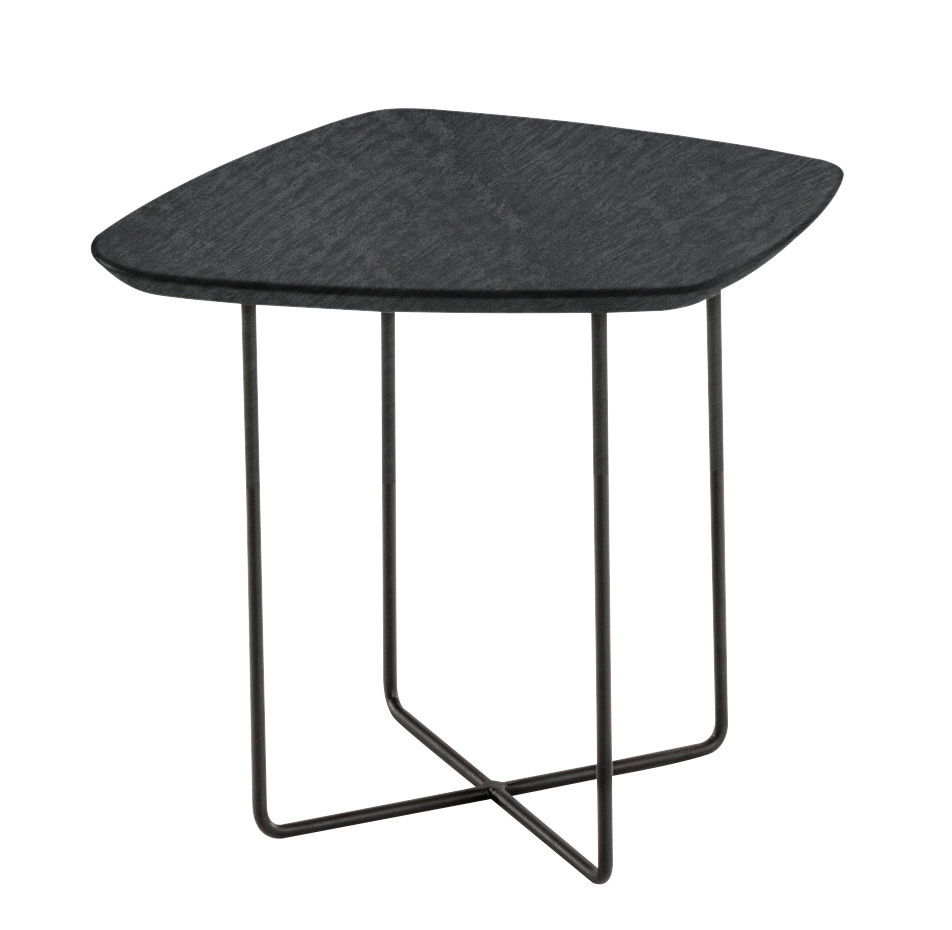 Moderner Beistelltisch mit schwarzer, unregelmäßig geformter Tischplatte und filigranem Metallgestell, seitliche Perspektive