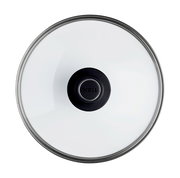 Sicht von oben auf einen Sicherheitsglasdeckel mit schwarzem Griff, Durchmesser 24 cm, Marke Woll.