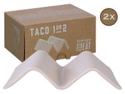 Sango Street Taco 1 oder 2 Taco-Halter im 2er-Set aus weißer Keramik mit geriffelter Zickzackform vor brauner Produktverpackung, schräg von vorn aufgenommen