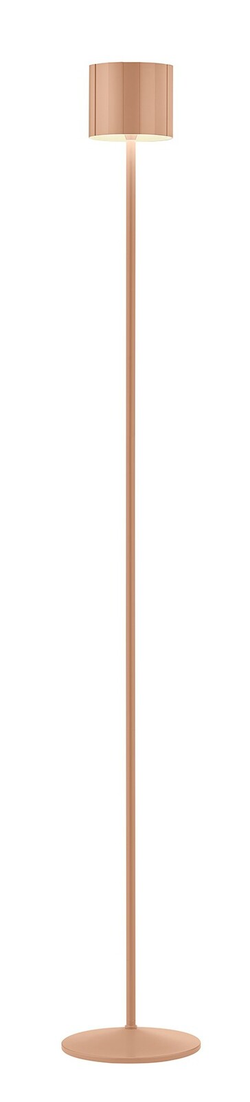 Elegante Akku-Stehleuchte in Kupferoptik, frontal abgebildet, mit schlankem Design und rundem Lampenschirm.