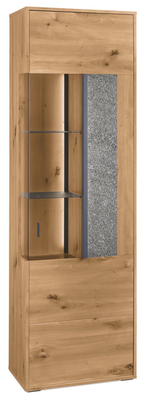 Set one by Musterring Vitrine rechts DELTONA Vitrine aus Holz mit Glaselementen und grauer Steinoptik, frontal betrachtet.