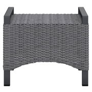 Grauer Hocker aus geflochtenem Material, Vorderansicht