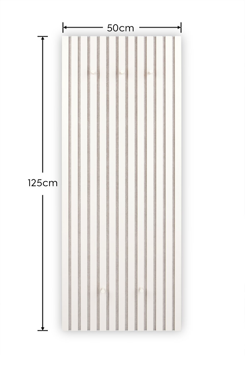 Weiße Wandpaneel-/Akustikpaneel-Platte mit vertikalen Lamellen, 50 cm breit und 125 cm hoch, mit sichtbaren Befestigungspunkten; frontale Ansicht von vorn.