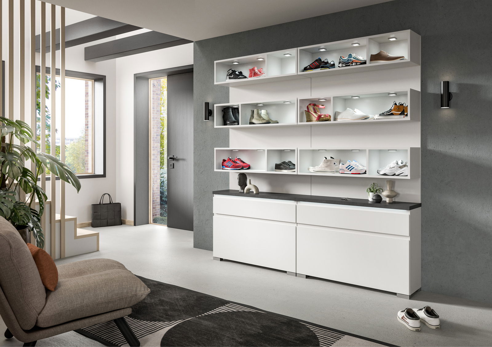 Moderner weißer Schuhschrank mit offenen Regalfächern, die verschiedene Schuhe präsentieren, in einem stilvollen Eingangsbereich. Perspektive von schräg vorne.