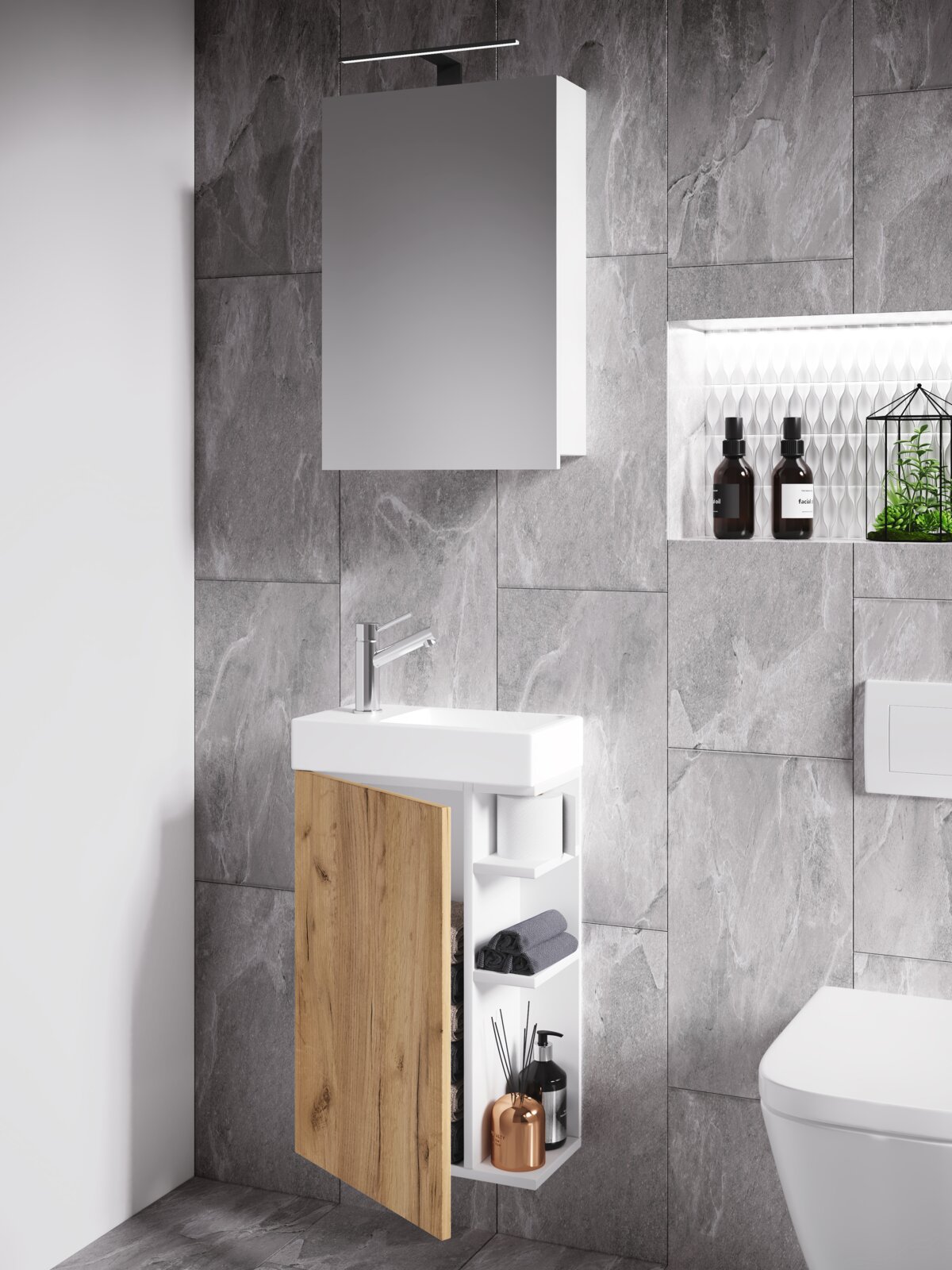 Modernes Badezimmer mit wandhängendem Waschtisch-Unterschrank in Weiß mit Holzfront und offenen Regalfächern, darüber Spiegelschrank und LED-Leuchte; Ansicht frontal leicht von links.