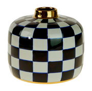 Handbemalte Vase Harlekin mit schwarz-weißem Karomuster und goldener Öffnung, seitliche Perspektive