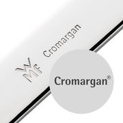 Nahaufnahme eines Besteckteils aus Cromargan Edelstahl mit WMF-Logo und Gravur.