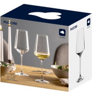 Verpakking van een set van zes champagneglazen met een elegant ontwerp, zijaanzicht
