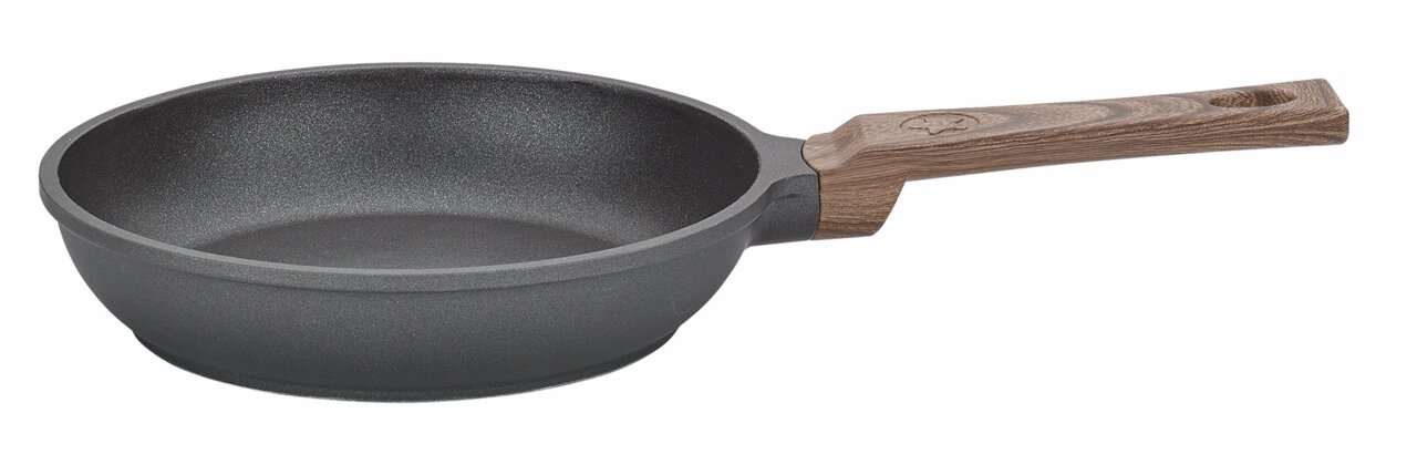 Mini-koekenpan van 16 cm met houten handvat, zijaanzicht