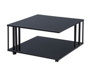 Moderner schwarzer Couchtisch mit zwei Ebenen und Rollen, seitliche Perspektive