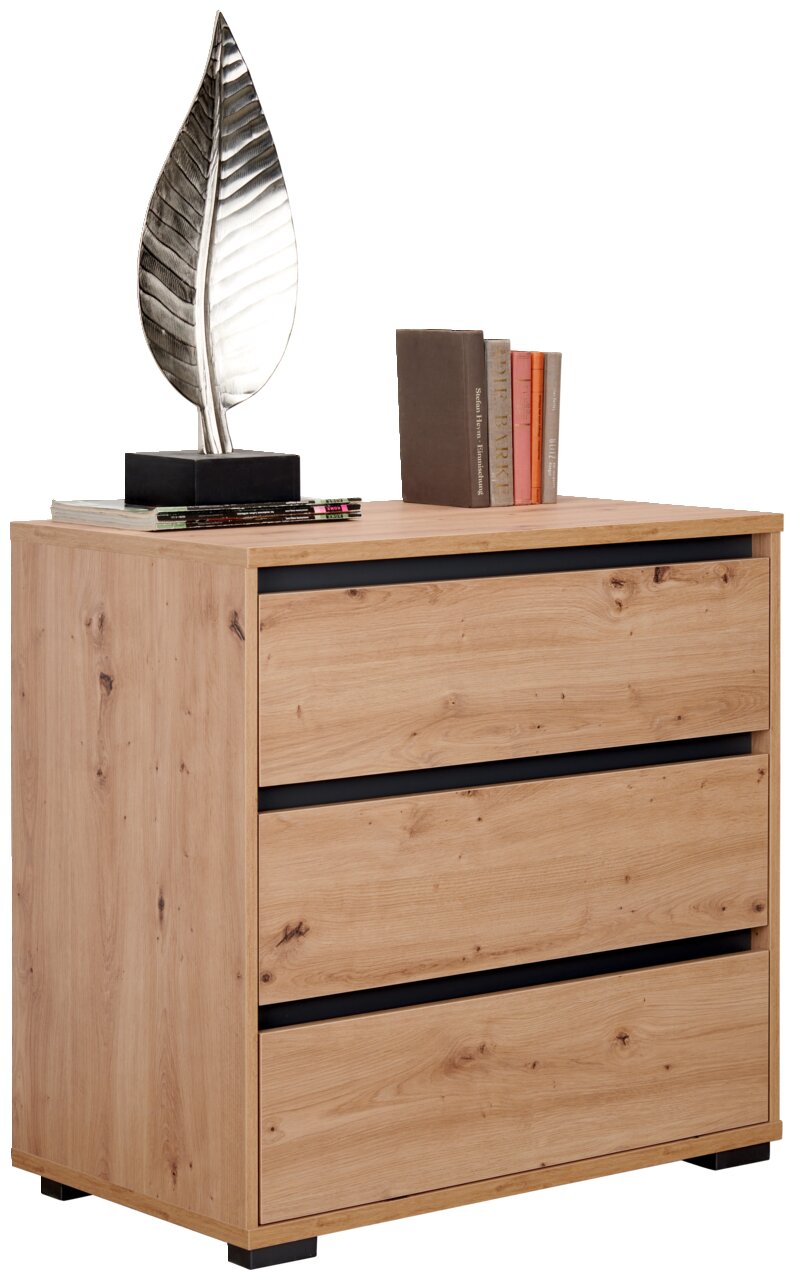 Carryhome Kommode LINE Kommode aus Holz mit drei Schubladen, dekoriert mit einer silbernen Blatt-Skulptur und Büchern, seitliche Perspektive