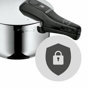 Schnellkochtopf WMF Perfect mit 4,5L Fassungsvermögen, seitliche Perspektive