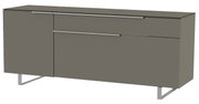 Modernes TV-Lowboard in grauer Farbe mit Metallgriffen und schlanken Beinen, seitliche Perspektive