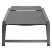 Moderne Sonnenliege aus Metall, Vorderansicht