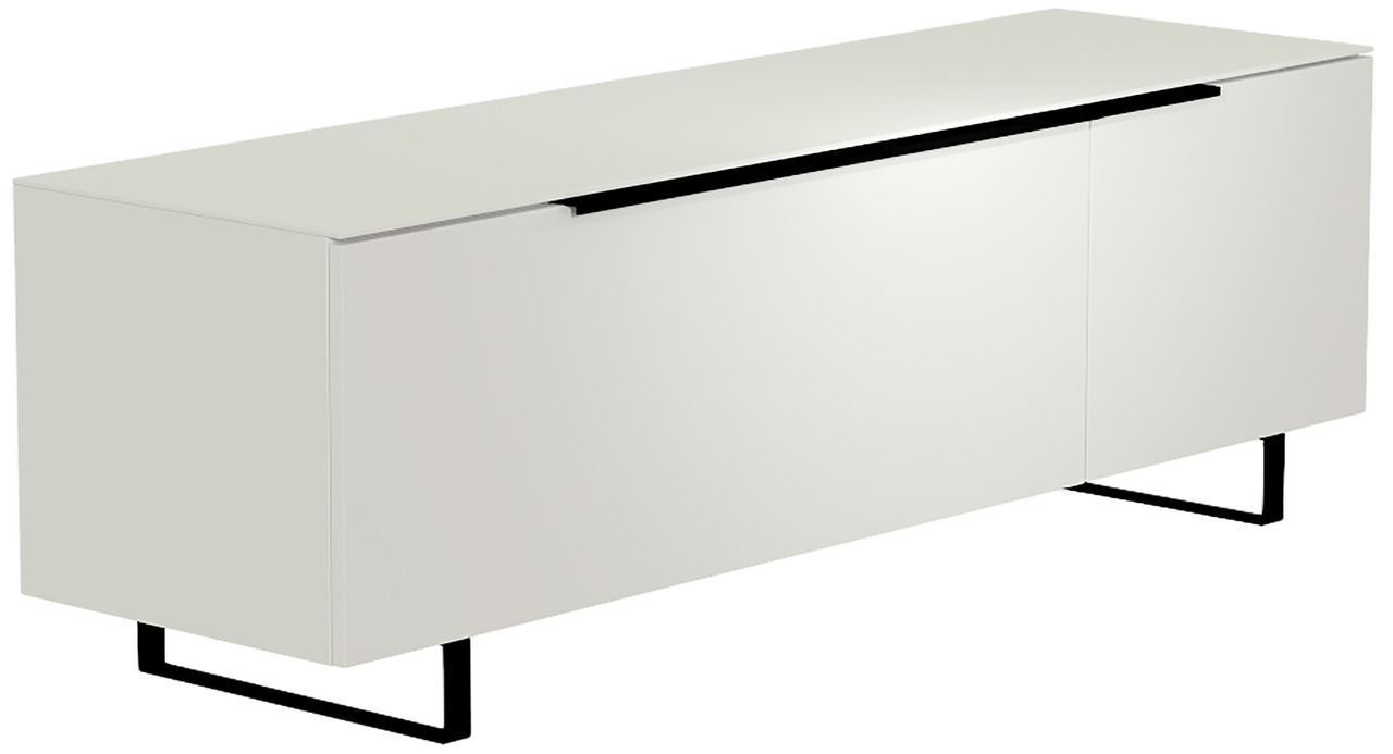 Weißes TV-Lowboard mit zwei Türen und schwarzen Metallbeinen, seitliche Perspektive
