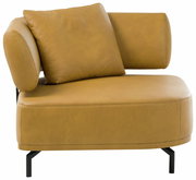 Moderner Sessel in senfgelber Farbe mit Kissen, seitliche Perspektive