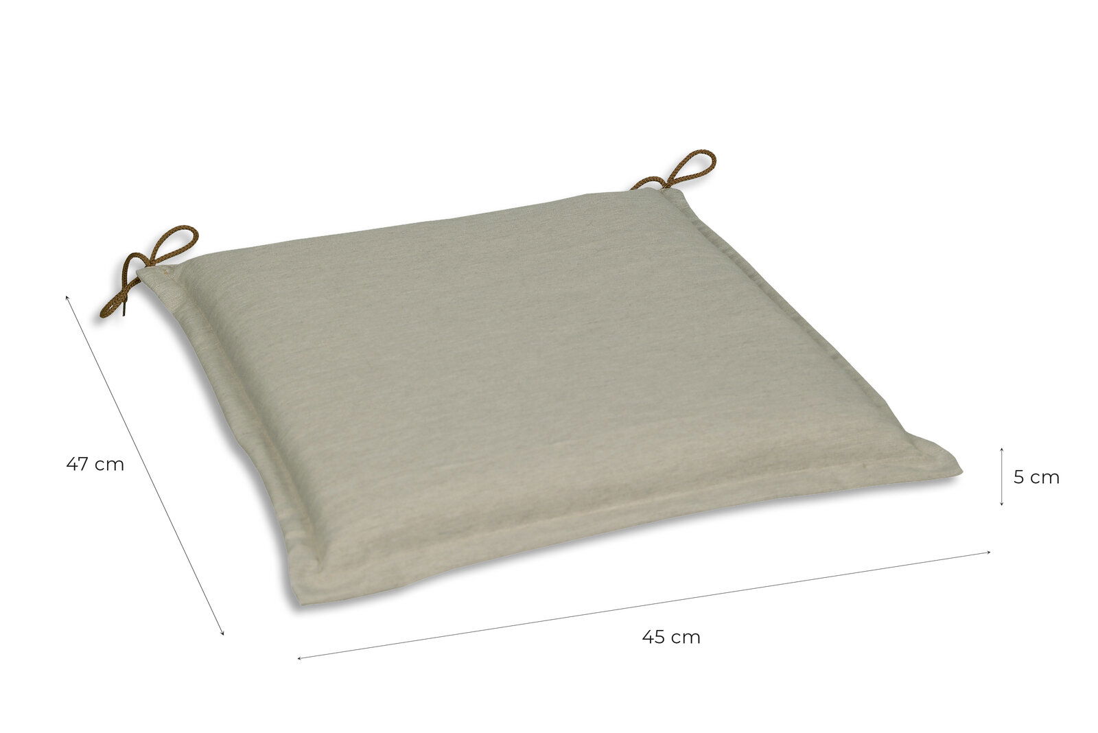 Beiges Sitzkissen mit Bindebändern an den Ecken, Maße ca. 47 x 45 x 5 cm, in schräger Draufsicht auf weißem Hintergrund.