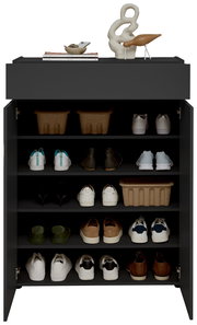 Schuhschrank H121 in schwarzer Farbe, frontal fotografiert, mit mehreren Regalen voller Schuhe und dekorativen Gegenständen auf der Oberseite.