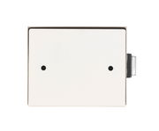 Frontansicht einer rechteckigen, weißen Akku-Wandleuchte mit zwei sichtbaren Befestigungslöchern.