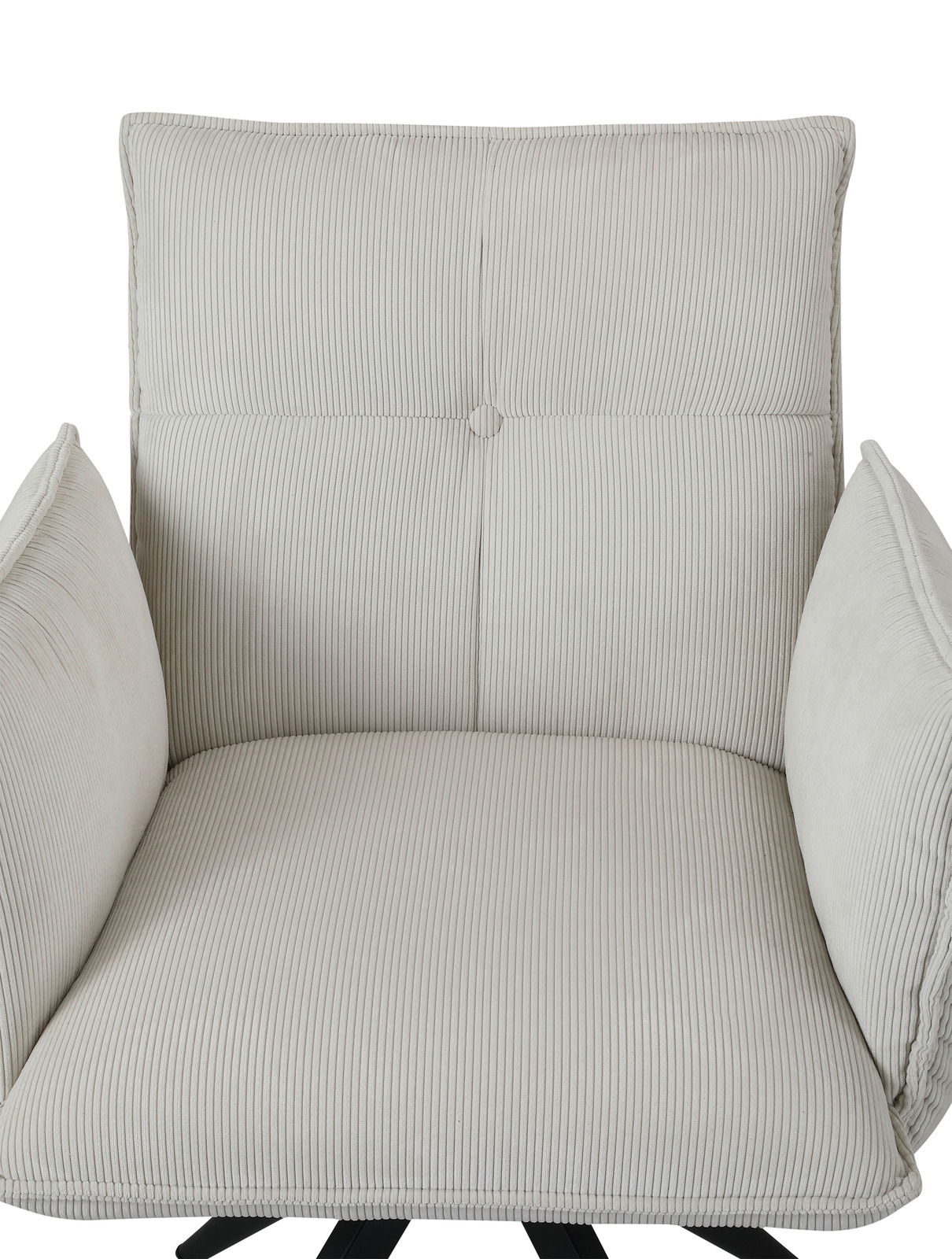 Vorderansicht eines beigen Armlehnstuhls mit gestreiftem Stoffbezug und gepolsterten Armlehnen.