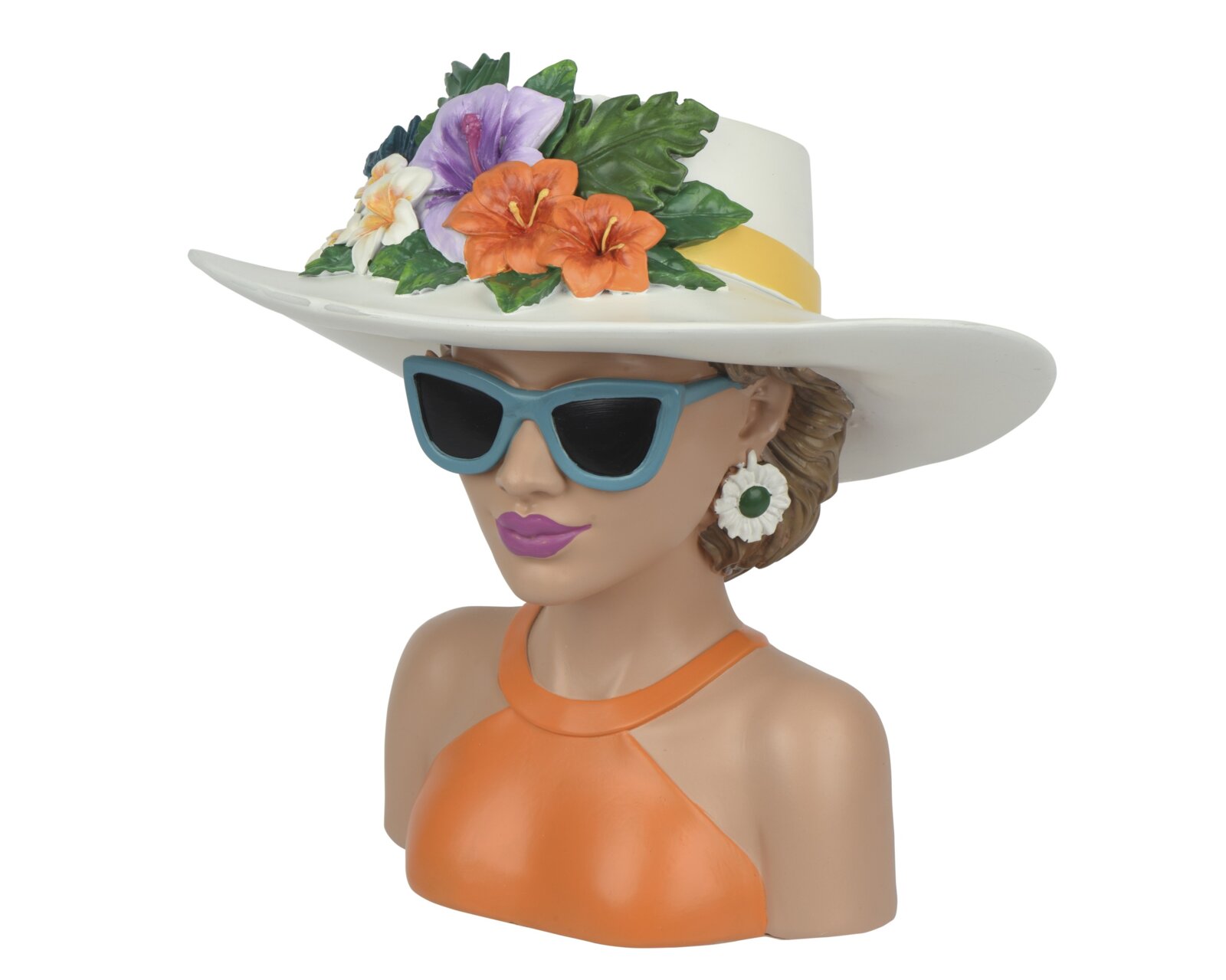 Decoris Topf Dekorative Frauenbüste/Schaufensterpuppe mit weißem breitkrempigem Hut mit bunten Blumen, blauer Sonnenbrille und orangefarbenem Top, in seitlicher Dreiviertelansicht von rechts vor weißem Hintergrund.
