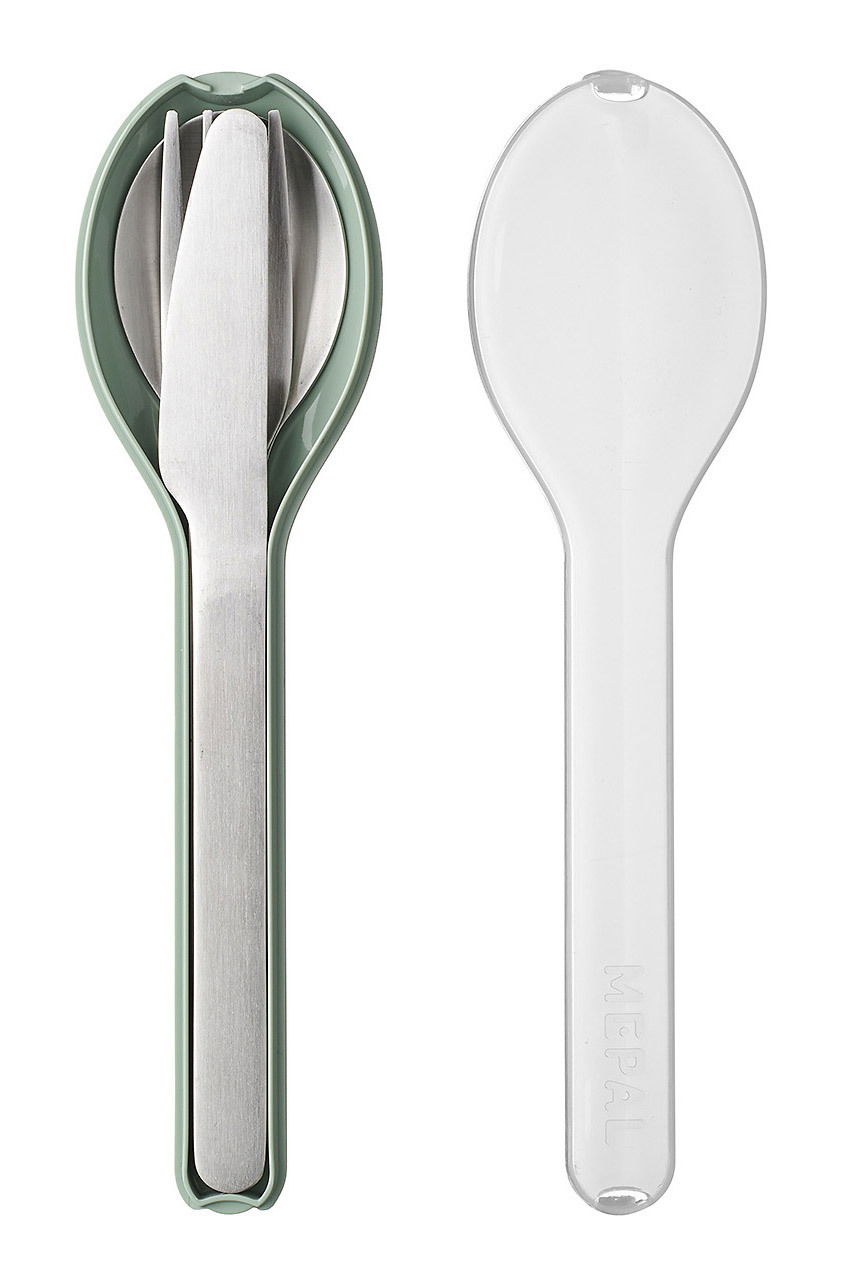 Dreiteiliges Besteckset Ellipse in grüner Halterung, bestehend aus Messer, Gabel und Löffel, aus der Vogelperspektive.