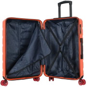 Geöffneter orangefarbener Hartschalen-Trolley mit dunkelblauem Innenfutter, Reißverschluss-Trennfach, Kreuzspanngurten und ausgezogenem Teleskopgriff, Frontansicht