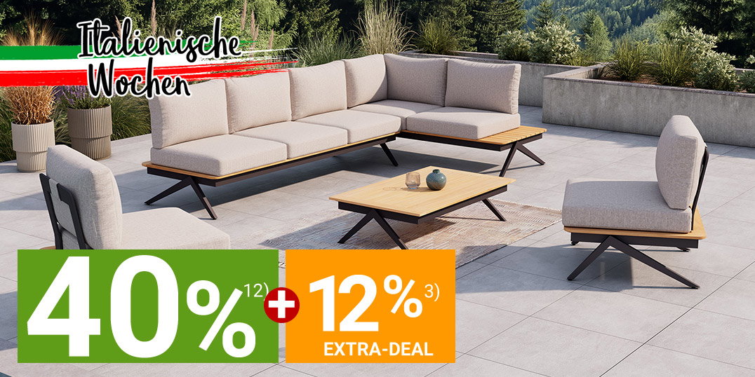 Moderne Gartenlounge mit Ecksofa, Sesseln und Tisch auf Terrasse am Pool, Berglandschaft im Hintergrund
