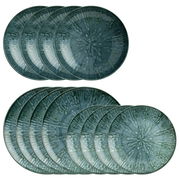 Tellerset Fusion Blue 12-tlg. aus der Vogelperspektive, bestehend aus dunkelblauen Tellern mit einem einzigartigen Muster.