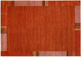 Roter Wollteppich mit geometrischen Mustern in den Ecken, Draufsicht