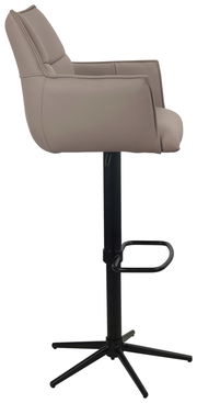 Seitenansicht eines modernen Barstuhls mit gepolstertem Sitz und Rückenlehne in Beige, schwarzem Metallgestell und Fußstütze.