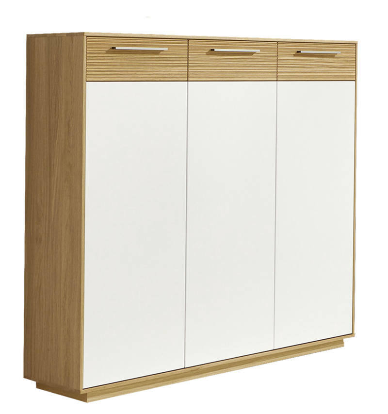 XL-Schuhkommode aus der Serie LOVENO von VOSS in Holzoptik mit weißen Fronten, seitliche Perspektive