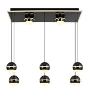 Moderne LED-Pendelleuchte mit sechs kugelförmigen Lampen, hängend von einer rechteckigen Deckenplatte, Ansicht von unten.