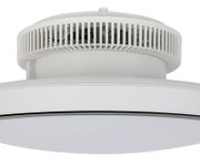 Moderne witte plafondventilator vanuit zijaanzicht