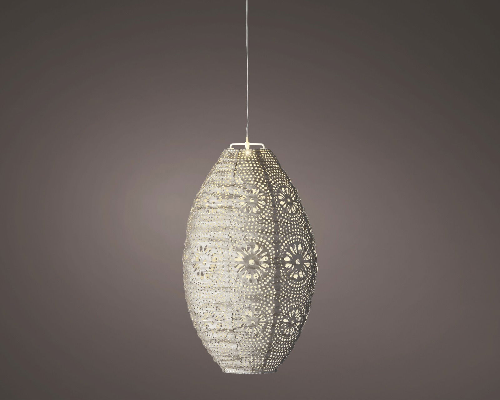 Hängende Solar Laterne mit filigranem Muster, seitliche Perspektive