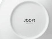 Rückseite eines weißen Frühstückstellers mit der Aufschrift 'JOOP! MADE IN GERMANY'.