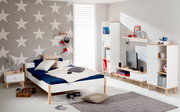 Jugendzimmer mit Jugendliege in modernem Design, seitliche Perspektive