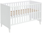 Weißes Babybett aus Holz mit Gitterstäben, seitliche Perspektive