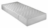 Taschenfederkernmatratze in seitlicher Perspektive mit gestepptem Oberflächenmuster