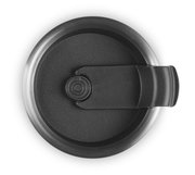 Ansicht von oben auf den schwarzen Deckel eines Thermobechers mit Klappverschluss.