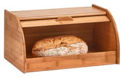 Rollbrotkasten aus Holz mit einem Laib Brot, seitliche Perspektive