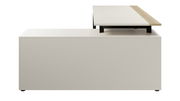 Eckschreibtisch mit Container, seitliche Perspektive, weiße Oberfläche mit erhöhtem Holzabschnitt