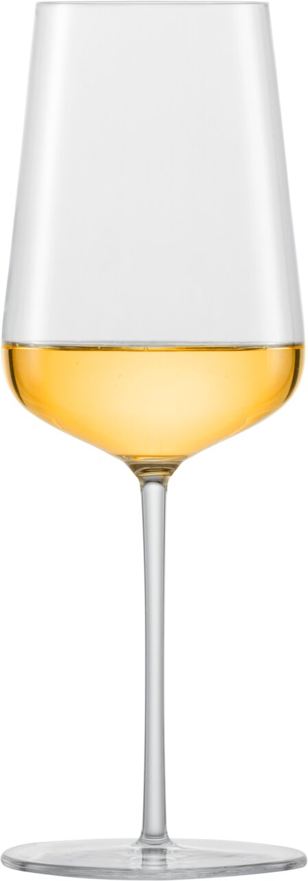 Chardonnayglas mit goldenem Wein, seitliche Ansicht