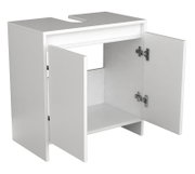 Weißer Waschbecken-Unterschrank mit zwei geöffneten Türen und Aussparung für den Siphon, Innenfach sichtbar, Perspektive: schräg von vorne rechts (3/4-Ansicht)