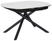 Moderner Esstisch mit weißer Marmoroptik-Tischplatte und schwarzen, überkreuzten Beinen, seitliche Perspektive