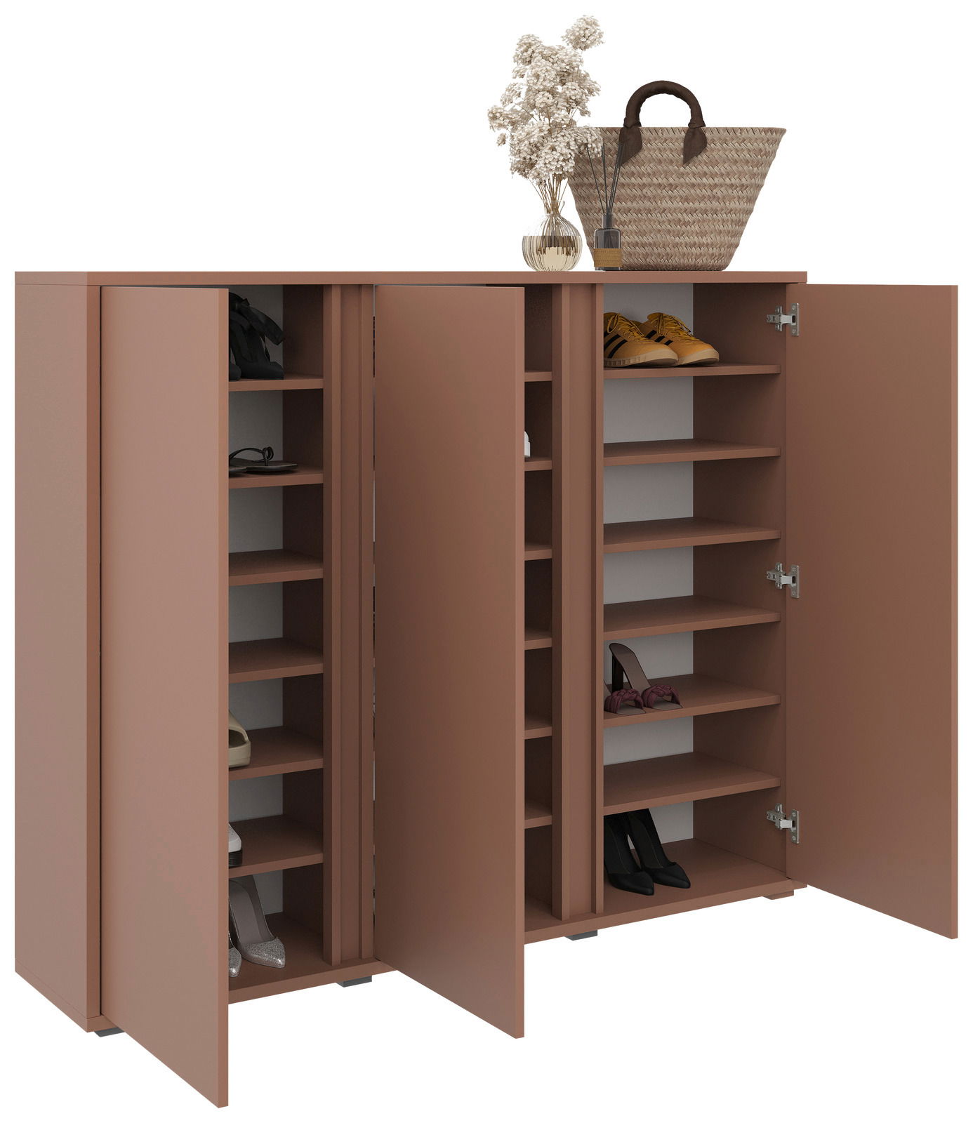 Moderner Schuhschrank in brauner Farbe mit offenen Türen, zeigt mehrere Regalböden mit Schuhen. Perspektive von vorne.