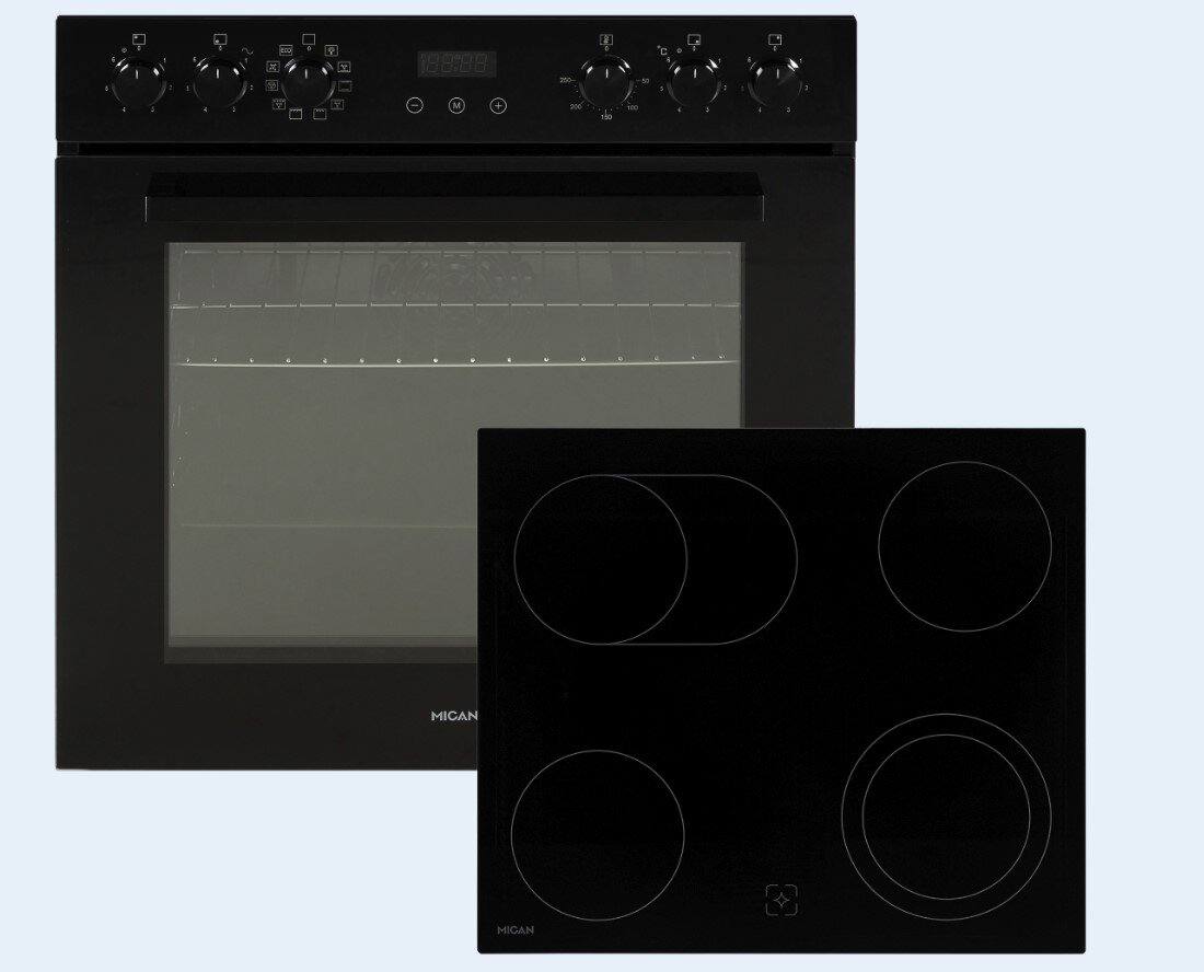 Schwarzer Einbau-Backofen mit Bedienknebeln und Display, daneben schwarzes Glaskeramik-Kochfeld mit vier Kochzonen; frontale Produktansicht